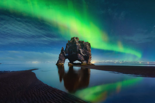 Hvitserkur Northen Lights Green Reflection - ICELAND